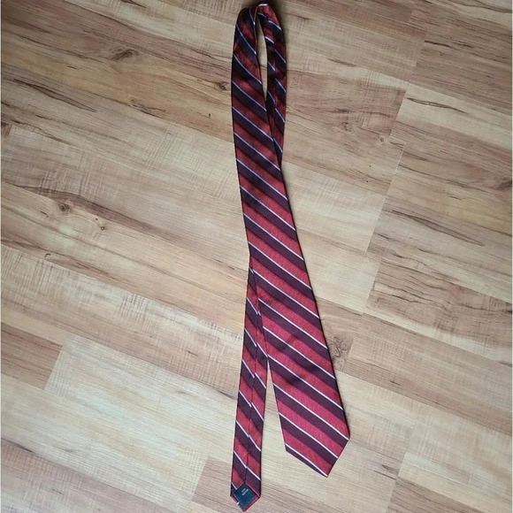 Signature Red stripped silk  tie - Picture 2 of 5